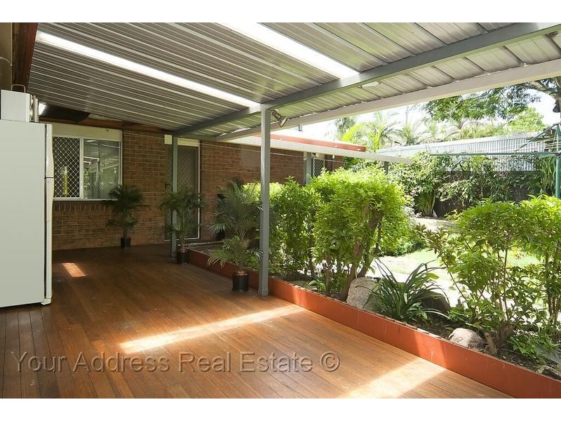 1 Bushlark Street, Crestmead QLD 4132