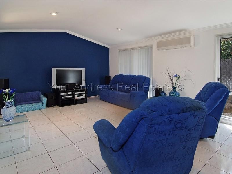 74 Federation Drive, Hillcrest QLD 4118