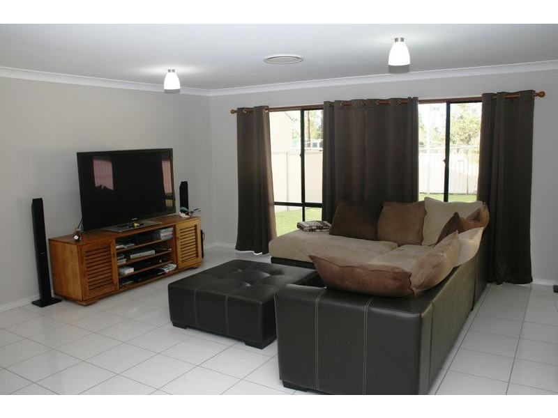 34 St Johns Way, Boronia Heights QLD 4124
