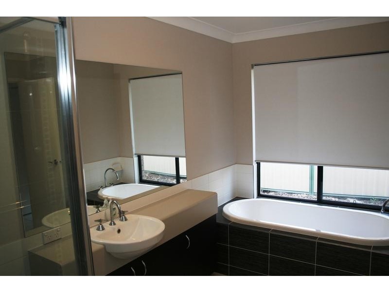 34 St Johns Way, Boronia Heights QLD 4124