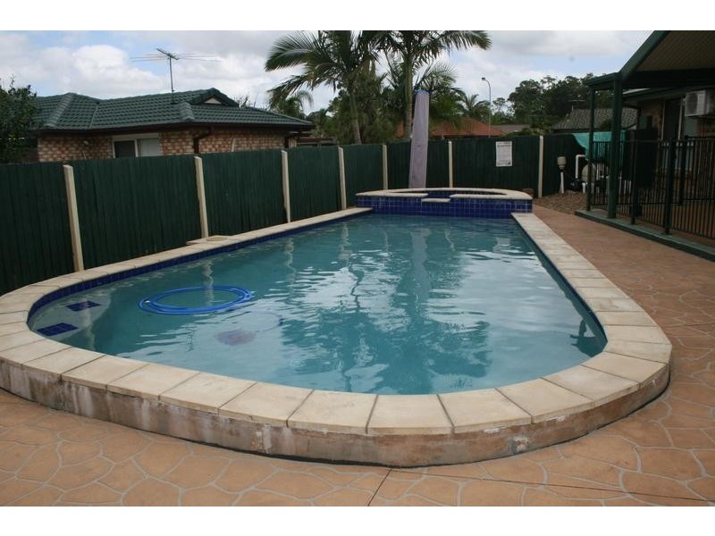 17 Barron Court, Hillcrest QLD 4118