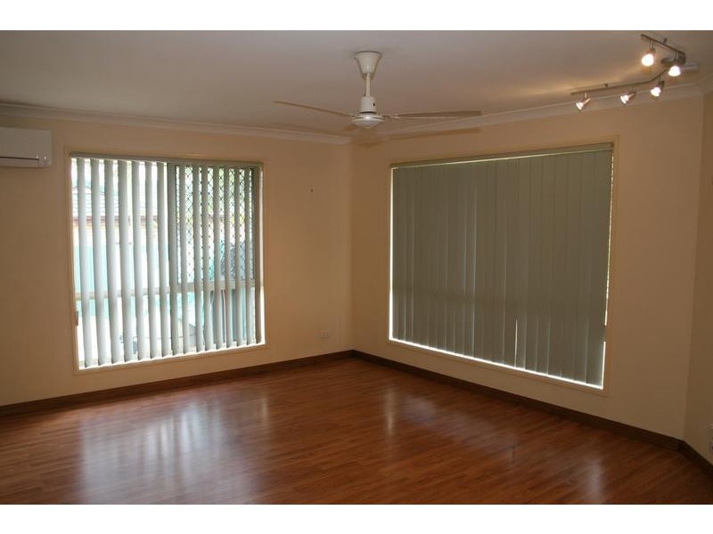 17 Barron Court, Hillcrest QLD 4118