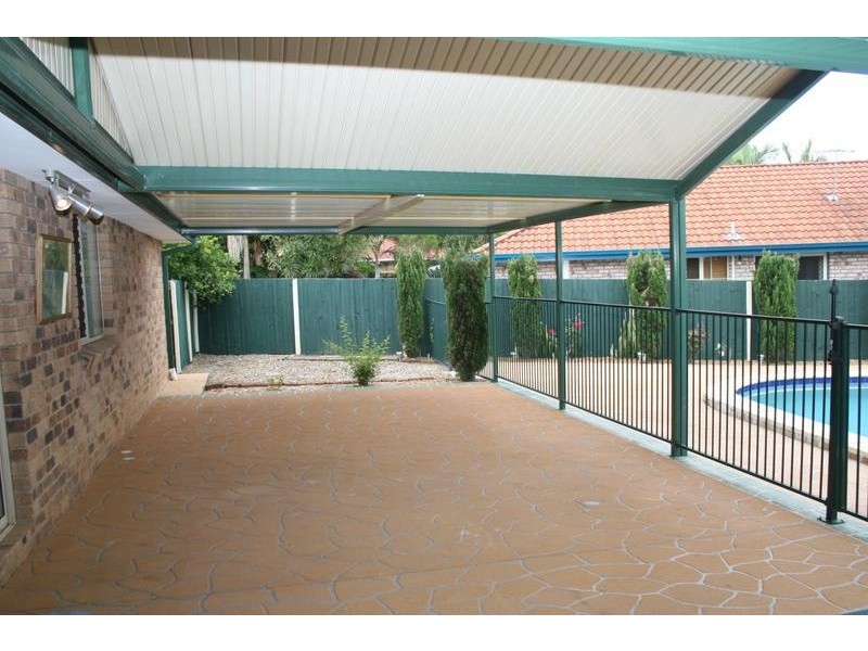 17 Barron Court, Hillcrest QLD 4118