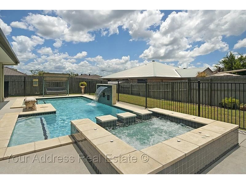 133 Wallum Drive, Parkinson QLD 4115