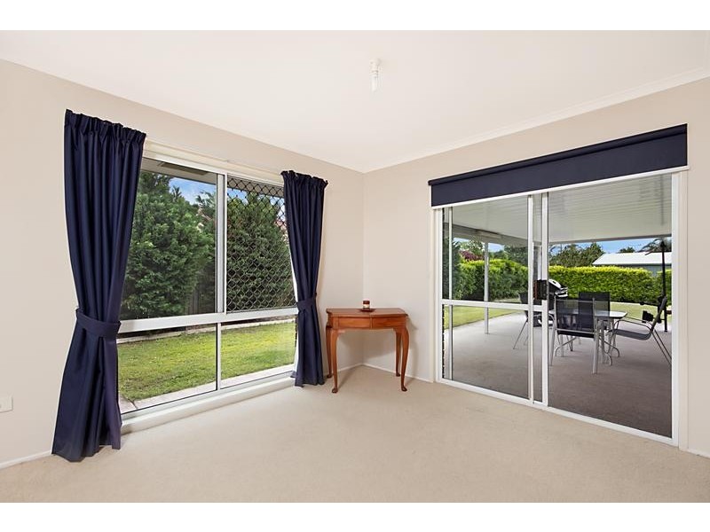 137 Emerald Drive, Regents Park QLD 4118