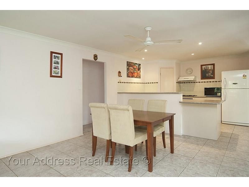 76 Solandra Circuit, Regents Park QLD 4118