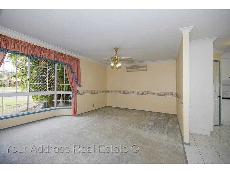 7 Calluna Court, Regents Park QLD 4118