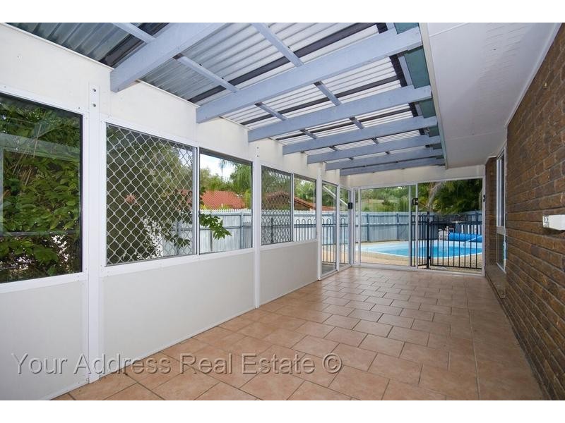 7 Calluna Court, Regents Park QLD 4118