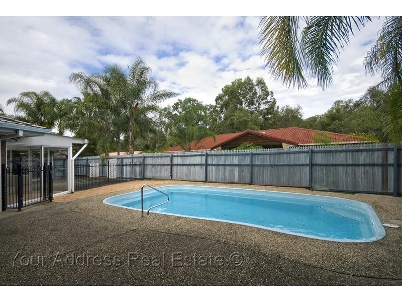 7 Calluna Court, Regents Park QLD 4118