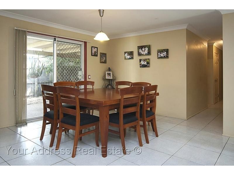 1 Westwood Drive, Hillcrest QLD 4118