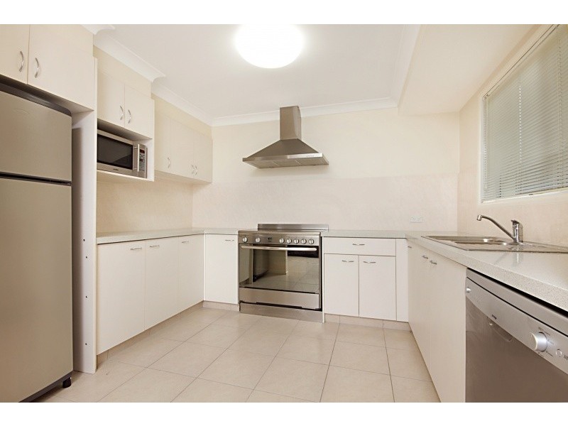 2 Dunblane Drive, Boronia Heights QLD 4124