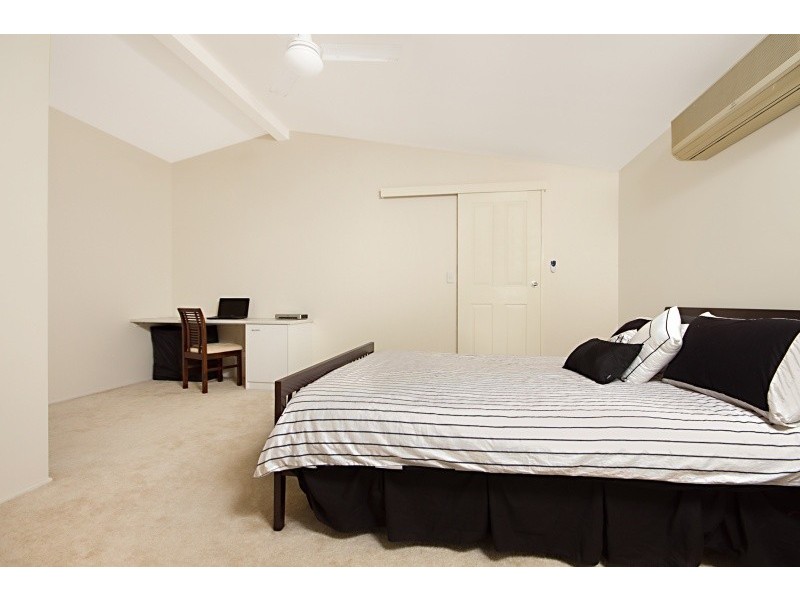 2 Dunblane Drive, Boronia Heights QLD 4124