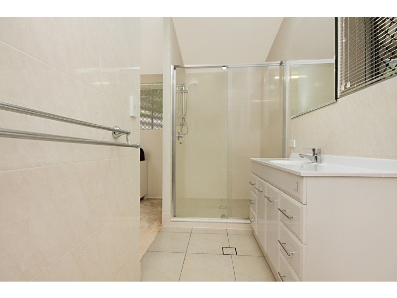 2 Dunblane Drive, Boronia Heights QLD 4124
