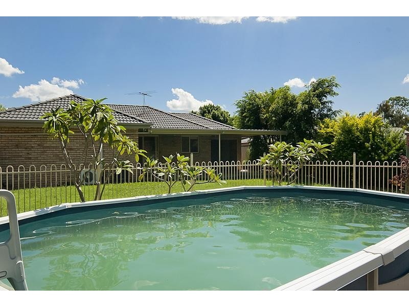 6 Cougers Court, Regents Park QLD 4118