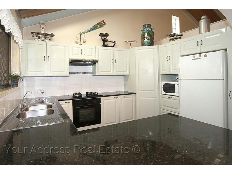 1 Ghostgum Court, Park Ridge QLD 4125