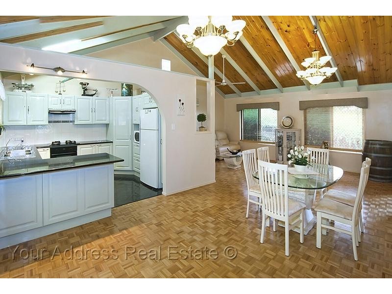 1 Ghostgum Court, Park Ridge QLD 4125