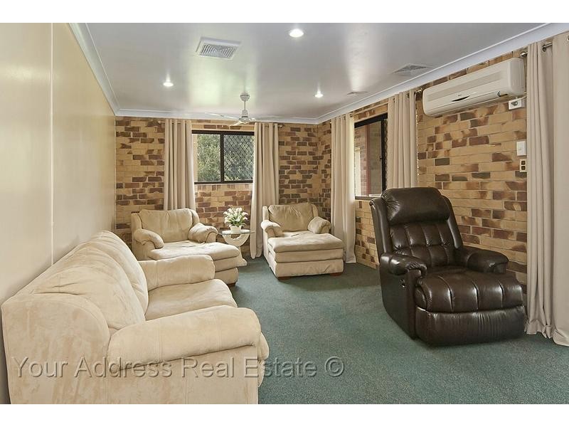 1 Ghostgum Court, Park Ridge QLD 4125