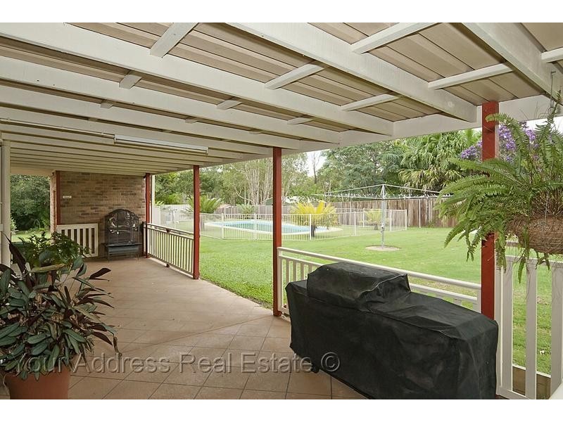 1 Ghostgum Court, Park Ridge QLD 4125