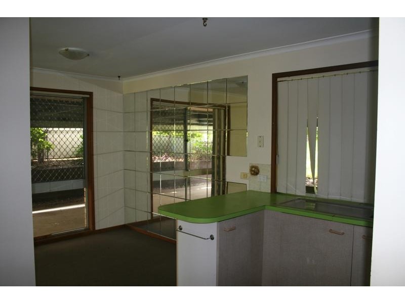 32 Dracon Street, Regents Park QLD 4118