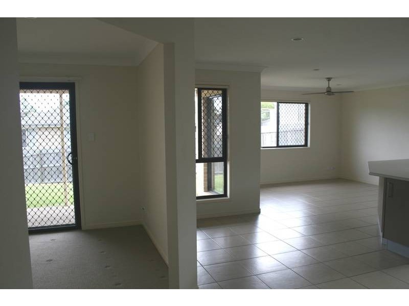 9 Zoe Place, Hillcrest QLD 4118