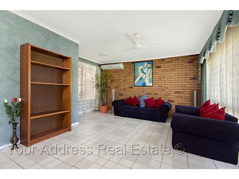 8 Bennett Drive, Regents Park QLD 4118
