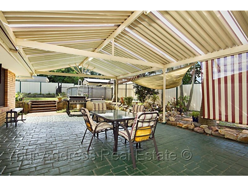 8 Bennett Drive, Regents Park QLD 4118