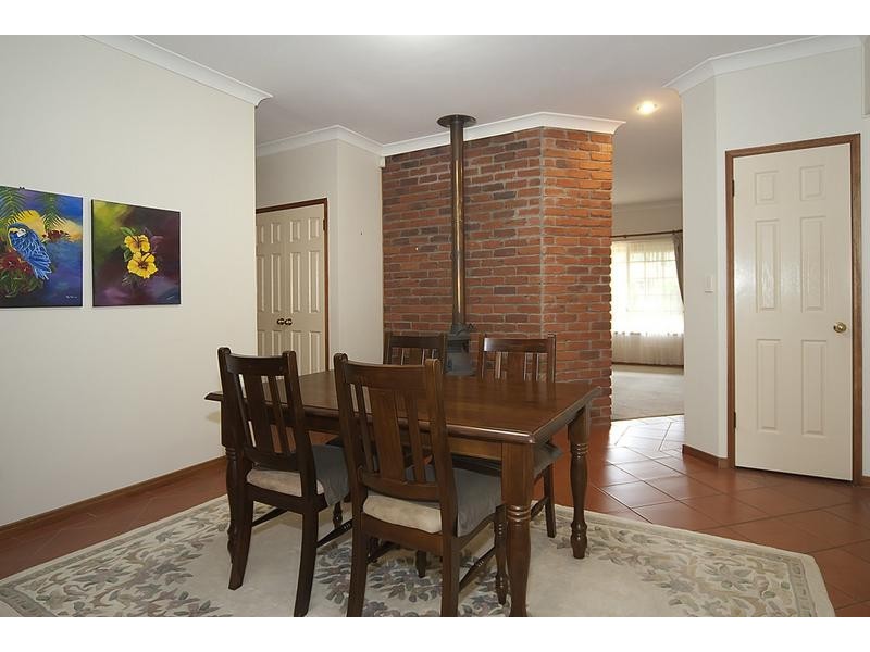 1 Folium Court, Regents Park QLD 4118