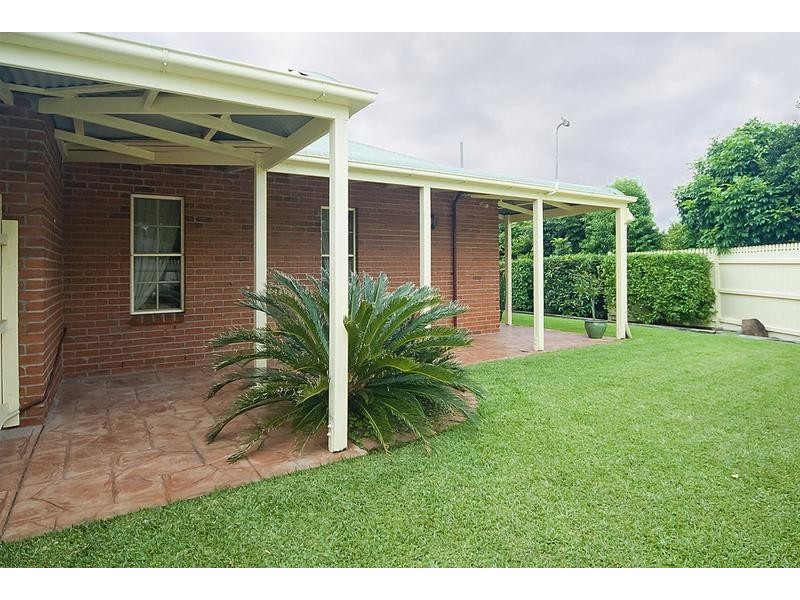 1 Folium Court, Regents Park QLD 4118