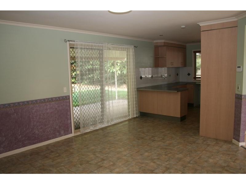 32 Gumview Close, Regents Park QLD 4118
