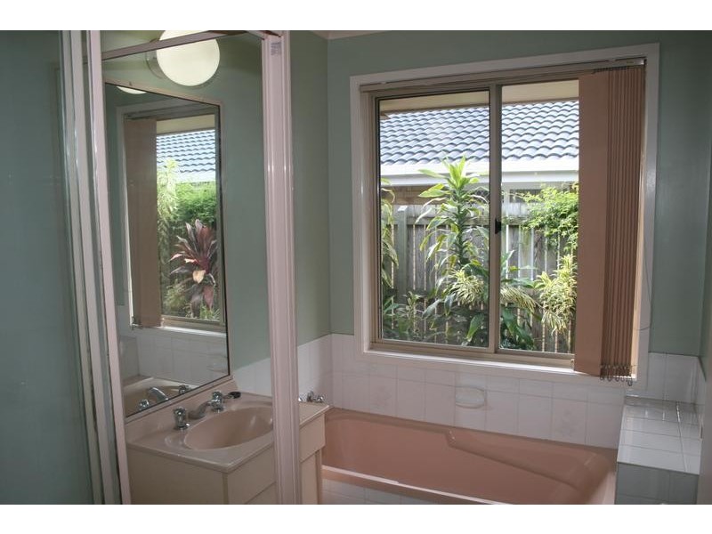 32 Gumview Close, Regents Park QLD 4118