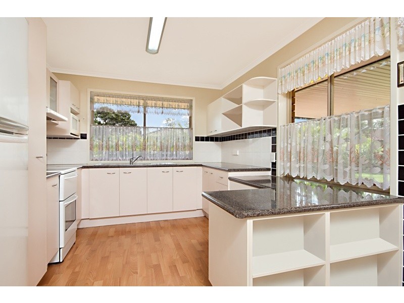 4 Fernhaven Court, Regents Park QLD 4118