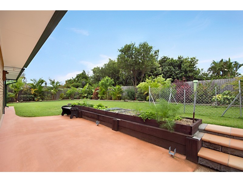 4 Fernhaven Court, Regents Park QLD 4118