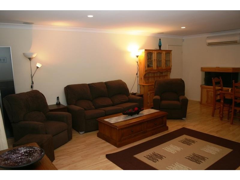 8 Hedera Street, Regents Park QLD 4118