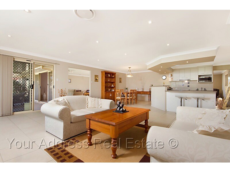 5 Cornell Close, Regents Park QLD 4118