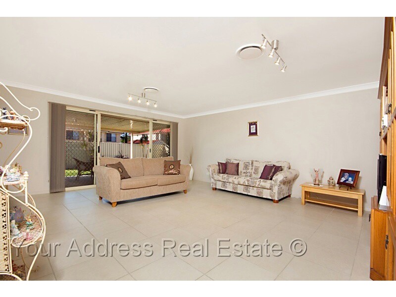5 Cornell Close, Regents Park QLD 4118