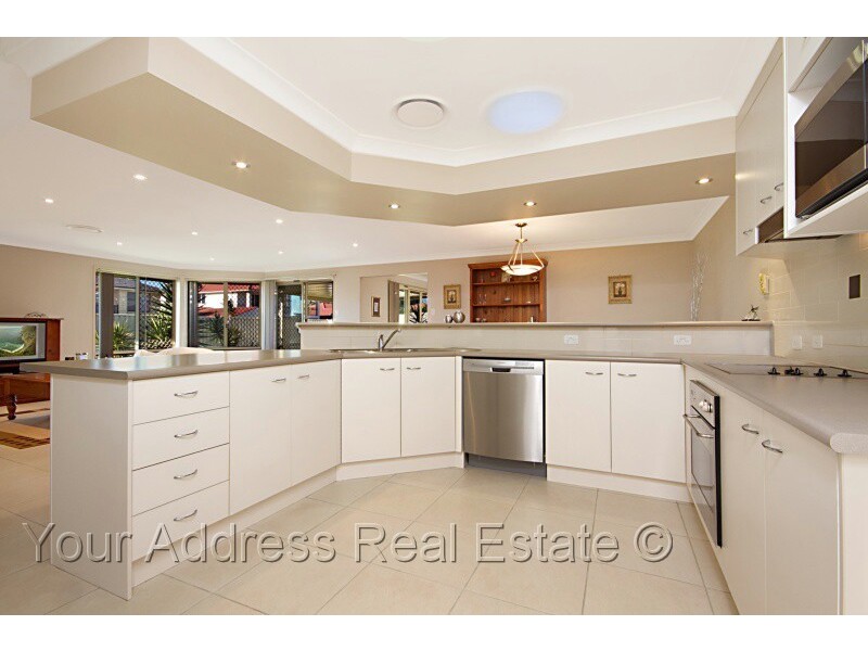 5 Cornell Close, Regents Park QLD 4118