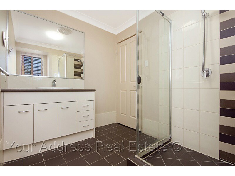 5 Cornell Close, Regents Park QLD 4118