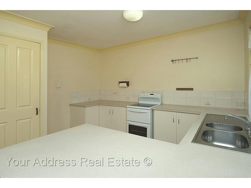 23 Indica Crescent, Regents Park QLD 4118