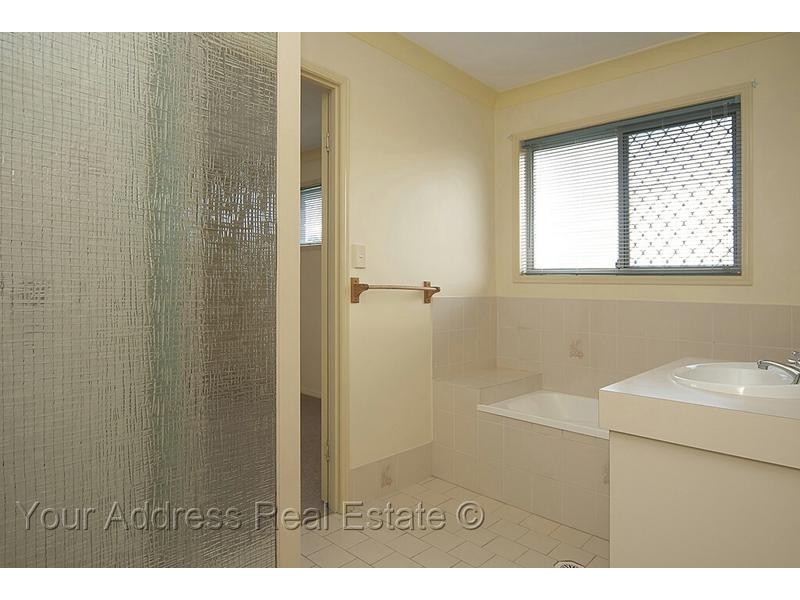 23 Indica Crescent, Regents Park QLD 4118