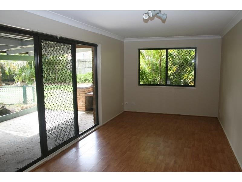 6 Bushland Drive, Regents Park QLD 4118