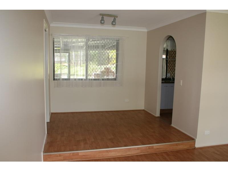6 Bushland Drive, Regents Park QLD 4118