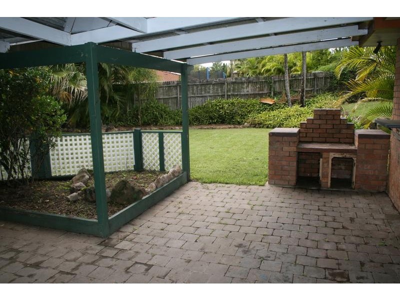 6 Bushland Drive, Regents Park QLD 4118