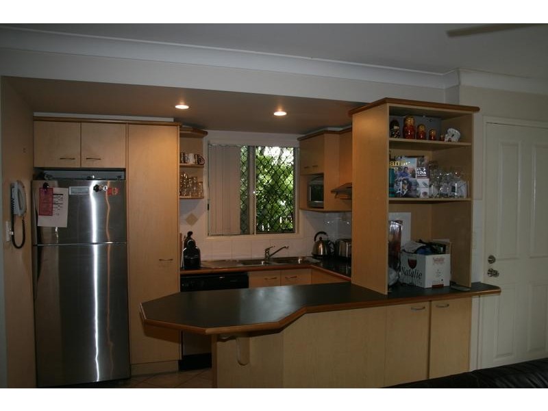 1/80 Victoria Trc, Greenslopes QLD 4120