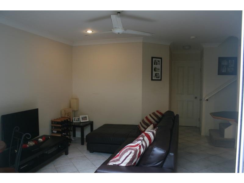 1/80 Victoria Trc, Greenslopes QLD 4120