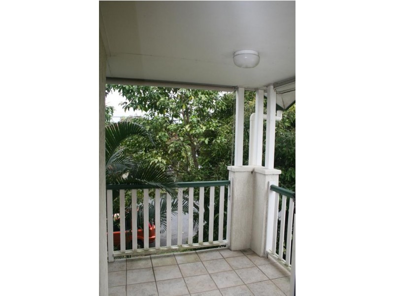 1/80 Victoria Trc, Greenslopes QLD 4120