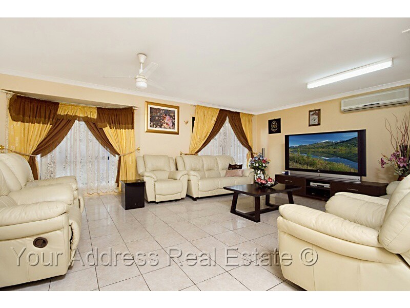 22 Paddies Crescent, Crestmead QLD 4132