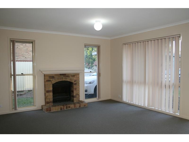 15 Winslow Court, Hillcrest QLD 4118