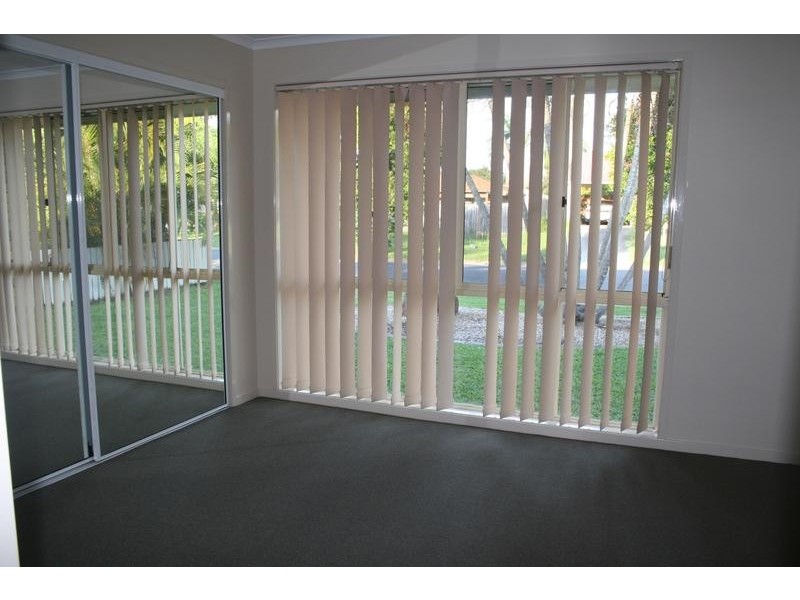 15 Winslow Court, Hillcrest QLD 4118