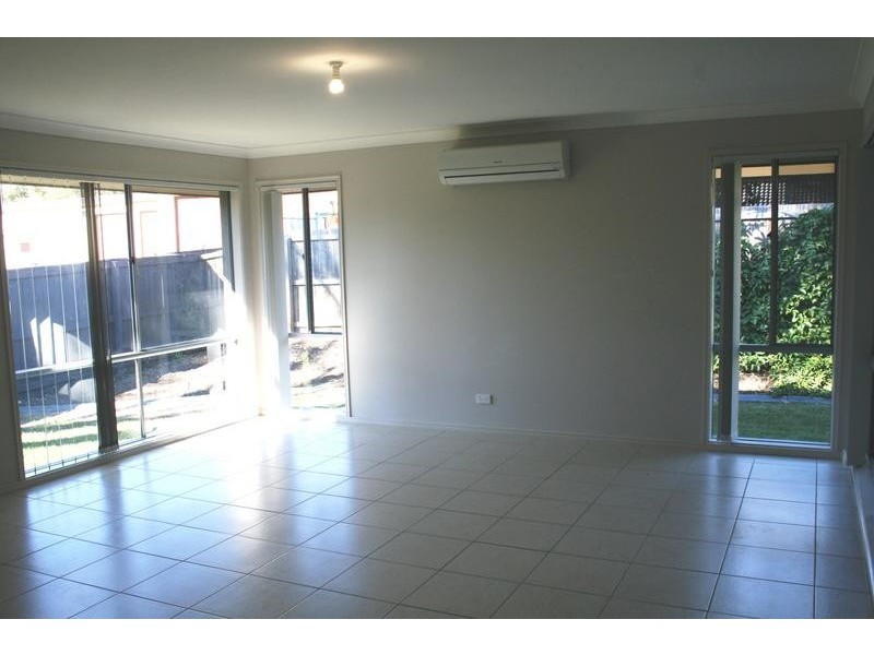 32 Jeff Collins Drive, Bellbird Park QLD 4300