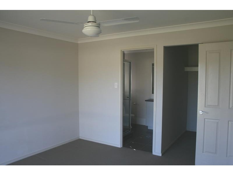 32 Jeff Collins Drive, Bellbird Park QLD 4300